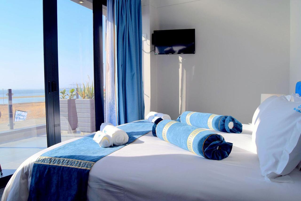 Blue Whale Hotels Уолфиш Бей Екстериор снимка