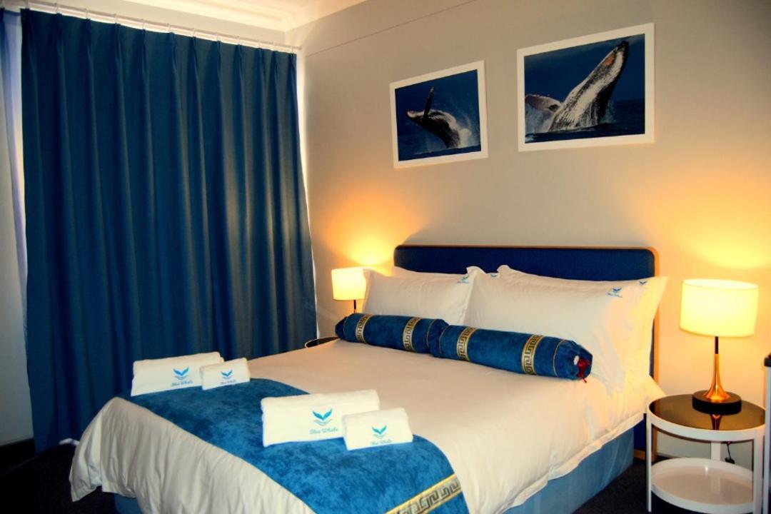Blue Whale Hotels Уолфиш Бей Екстериор снимка
